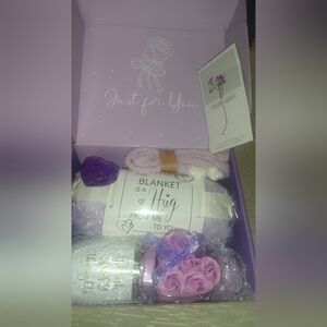 Lavender Comfort Spa +Blanket Gift Set